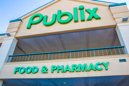 Augusta, Ga / USA - 11 20 20: Publix grocery store supermarket building sign