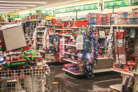 Augusta, Ga USA - 12 02 20: Dollar Tree retail store flooding closed finside holiday itemsのeditorial素材