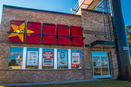 Augusta, Ga USA - 12 03 20: Hardees Fast Food Restaurant side viewのeditorial素材
