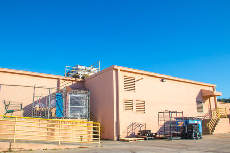 Augusta, Ga USA - 11 04 20: Carts, carts and waste behnd KJs supermarket grocery store in Augusta Ga distant viewのeditorial素材