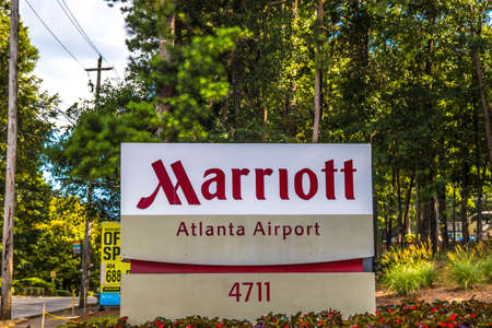 Atlanta, Ga / USA - 07 23 20: Marriott Hotel street signのeditorial素材