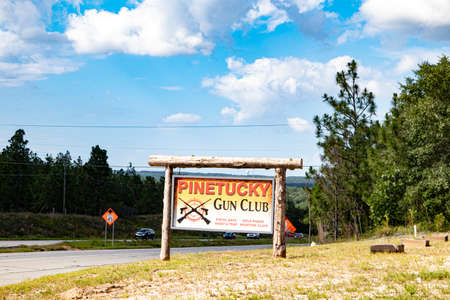 Augusta, Ga USA - 06 27 21: Pinetucky Gun club signのeditorial素材