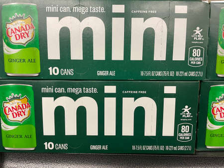Martinez, Ga USA - 11 30 21: Canada Dry mini packs green and whiteのeditorial素材