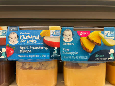 Martinez, Ga USA - 11 30 21: Gerber baby food in a plastic containersのeditorial素材