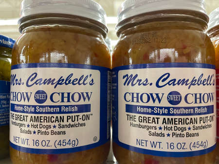 Columbia County, Ga USA - 12 01 21: Mrs Campbells Chow Chow in a jarのeditorial素材