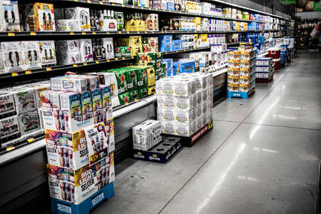 Columbia County, Ga USA - 07 28 21: Walmart neighborhood market retail storeのeditorial素材