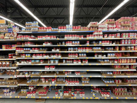 Martinez, Ga USA - 12 23 21: Walmart retail grocery store interiorのeditorial素材