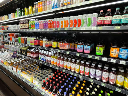 Augusta, Ga USA - 12 19 21: Fresh Market retail grocery store interior holidaysのeditorial素材