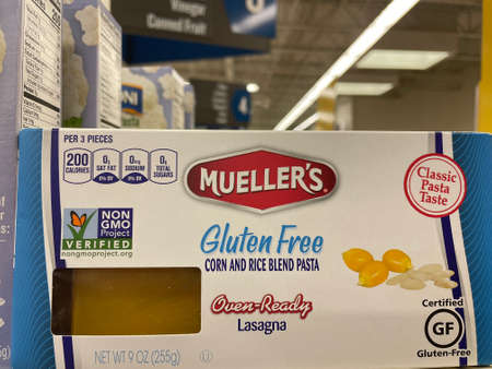 Grovetown, Ga USA - 04 30 22: Retail store Muellers pasta Gluten Freeのeditorial素材