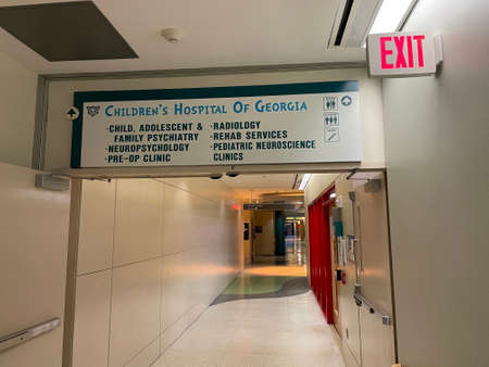 Augusta, Ga USA - 12 13 21: Childrens Hospital of Georgia interior overhead direction signのeditorial素材