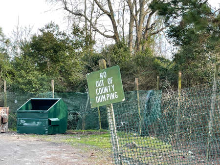 Augusta, Ga USA - 01 25 21: County waste and trash dump signのeditorial素材