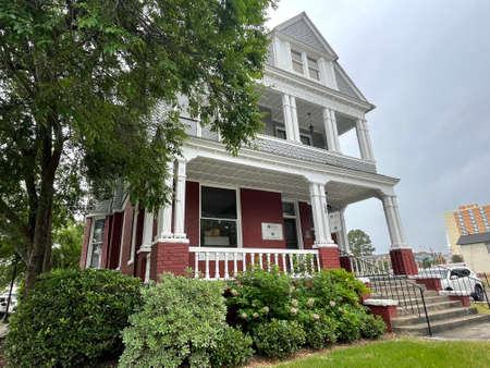 Augusta, Ga USA 05 21 22: Downtown Augusta Georgia vintage southern building and landscapingのeditorial素材
