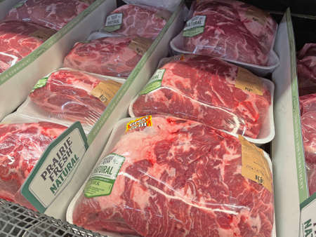 Hephzibah, Ga USA - 04 30 22: IGA retail grocery store whole boston buttのeditorial素材