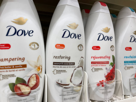 Grovetown, Ga USA - 05 28 22: Retail store bath soap body wash Dove varietyのeditorial素材