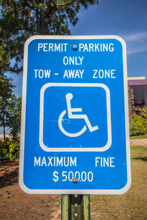 Augusta, Ga USA - 07 05 20: Augusta Technical College handicap sign close upのeditorial素材