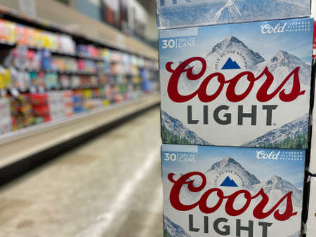 Grovetown, Ga USA - 06 14 22: Coors Light beer on a retail store displayのeditorial素材