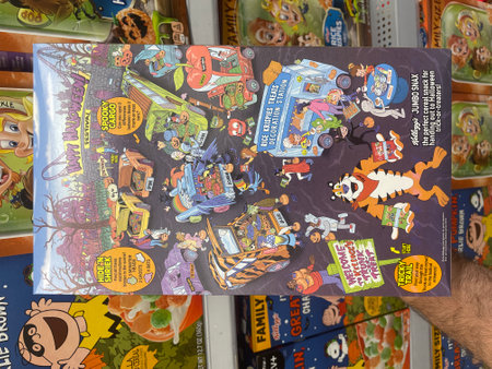 Grovetown, Ga USA - 09 30 23: Walmart grocery store Halloween Rice Krispies treats box backのeditorial素材
