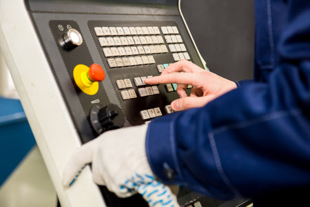 Control of a working machine for the manufacture of iron molds.