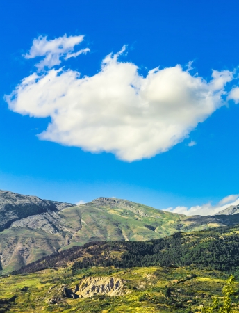 The mountain views of a national park in Sicily  Italy , the cloud over the mountains contributes to creating a scene suggestive の写真素材