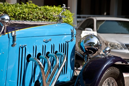HUA HIN - DECEMBER 18: Front of Alvis Speed 20 , 1934 year. Retro Car on Vintage Car Parade 2010 at Sofitel Resort on December 18, 2010 in Hua Hin, Thailand. のeditorial素材