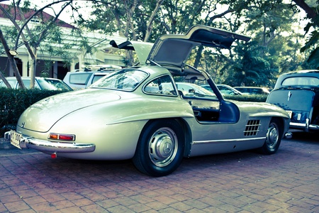 HUA HIN - DECEMBER 17: Mercedes SL 300 Gullwing, 1955 year. Retro Car on Vintage Car Parade 2011 at Sofitel Resort on December 17, 2011 in Hua Hin, Thailand. のeditorial素材