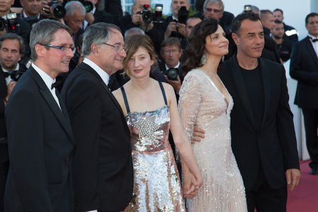 CANNES, FRANCE - MAY 20: Peter Suschitzky, Alba Rohrwacher, Juliette Binoche, Matteo Garrone  attends the 'The Last Face' premiere. 69th annual Cannes Film Festival at the Palais des Festivals on May 20, 2016 in Cannesのeditorial素材
