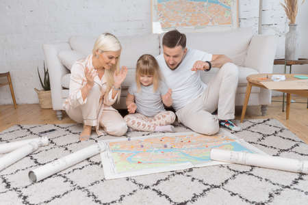 family plays a board game all togetherのeditorial素材