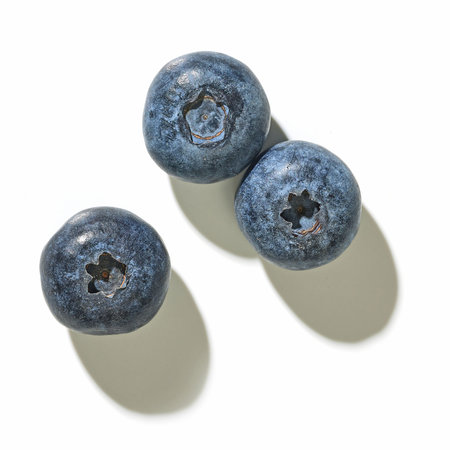 fresh blueberries isolated on white background, top viewの写真素材