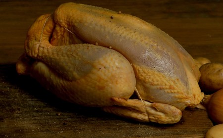 chicken on wooden tray, の写真素材