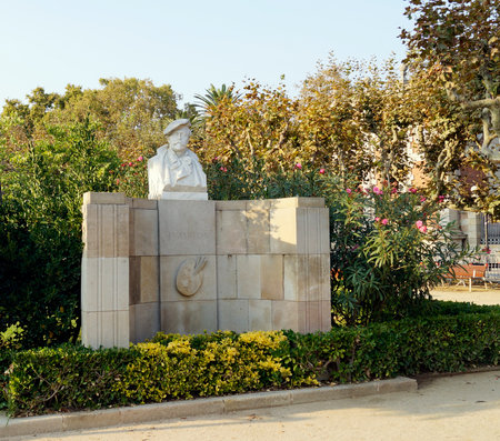 BARCELONA, SPAIN - OCTOBER 09, 2015: Monument of Joaquim Vayreda at Parc de la Ciutadella in Barcelona, Spainのeditorial素材