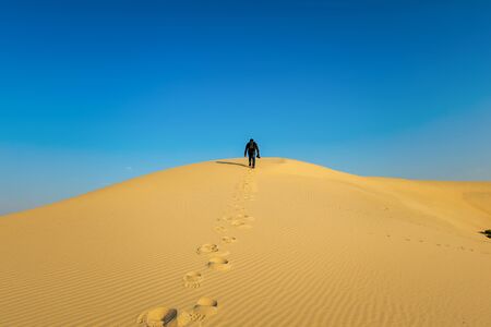 Adventure Photographer in Desert Dammam Saudi Arabiaの写真素材