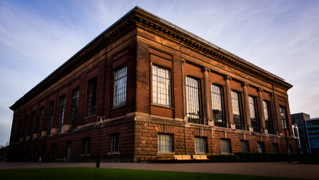 Liverpool Museum of Natural History at sunset.の素材
