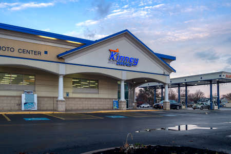 Whitesboro, New York - Nov 24, 2019: Kinney Drugs is a chain of approximately 100 drugstores and pharmacies throughout Central and Northern New York, as well as Vermont whose parent organization is KPH Healthcare Services, Inc.のeditorial素材