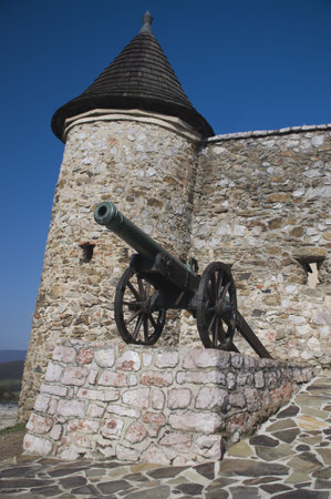The cannon at the Krasna Horka castle, Slovakiaの写真素材
