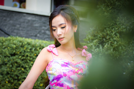 the model is in colorful suit