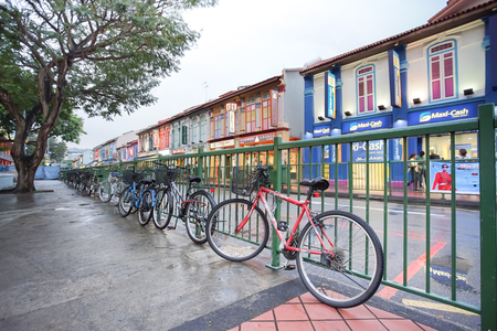 LITTLE INDIA TOWN, SINGAPORE - JANUARY 19, 2017: Traffic Conditions in Little India town, Singapore. A clean and tidy version of India.のeditorial素材
