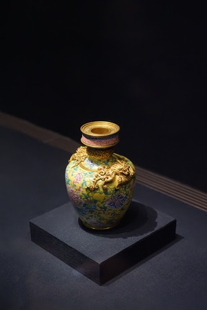 Taipei, Taiwan - November 22, 2018: Ancient Chinese imperial artifacts and artworks in National Palace Museum in Taipei City, Taiwan.のeditorial素材