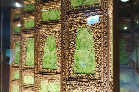 Taipei, Taiwan - November 22, 2018: Ancient Chinese imperial artifacts and artworks in National Palace Museum in Taipei City, Taiwan.のeditorial素材