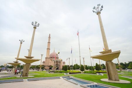 Kuala Lumpur, Malaysia - November 8, 2019: Putra Mosque is the famous Pink Mosque in Kuala Lumpur city, Malaysia.のeditorial素材