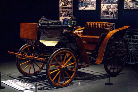 Shanghai Auto Museum exhibits a collection of vintage and modern automobiles, details and the device...