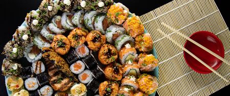 japanese food delicious salmon uramaki sushi with riceの写真素材