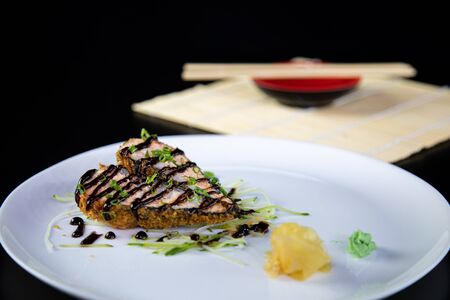 japanese food delicious salmon uramaki sushi with riceの写真素材