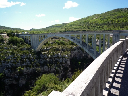 Bridge over Verdon river, Verdon Regional Natural Park, Provence-Alpes-Cote-dÂ´Azur, France 
の写真素材