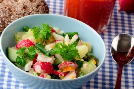Summer salad of fresh vegetablesの写真素材