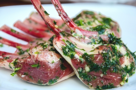 Raw Lamb ribs on the plateの写真素材