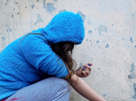 Young women use drugs in injection, young girl junkie with drug injection in palm, drugs addictionの写真素材