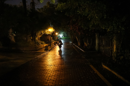 Lonely rider in Shenzhenの写真素材