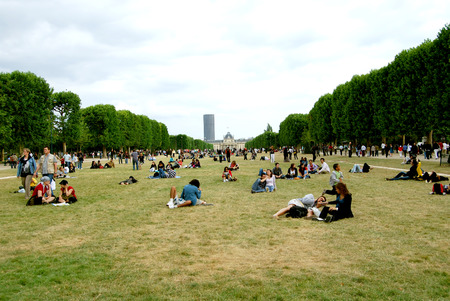 people relaxing and enjoying the beauty of nature,the photo of 2012 Parisのeditorial素材