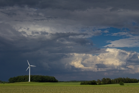 The picture shows a cloudy sky 
