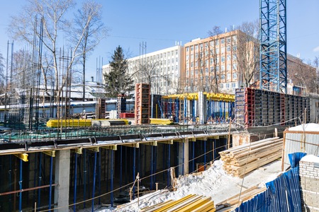 Knitting valves for load-bearing walls. Monolithic frame construction of the building. Solid walls...